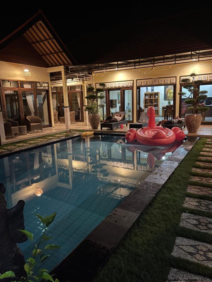 Mias Jungle House Hotel Lovina Eksteriør billede